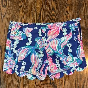 Lily Pulitzer size 4 short. Great condition.